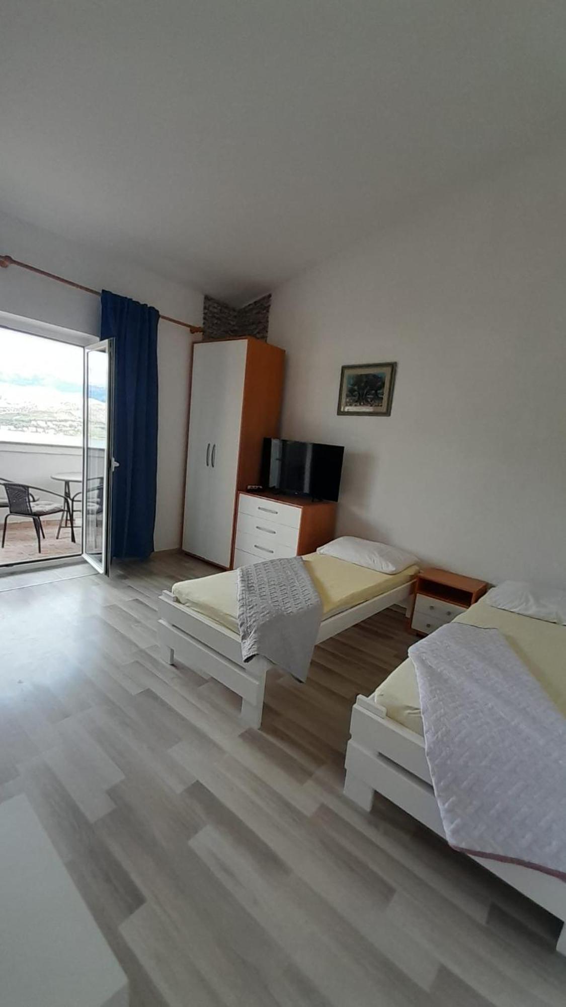 Apartments Anka Pag Pag Town Exterior photo